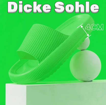 Sandalen_Hausschuhe_extraweich_-LaufenwieaufWolke7_gruen_dickesohle