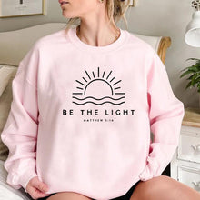 Lade das Bild in den Galerie-Viewer, &quot;Be The Light&quot; Sweatshirt

