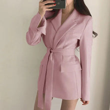 Lade das Bild in den Galerie-Viewer, WOLF Langer solider Blazer
