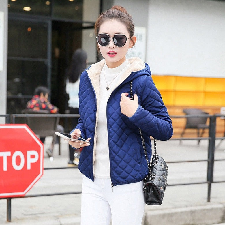 WOLF Jacke mit Kapuze