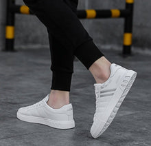 Lade das Bild in den Galerie-Viewer, Antonio Sneakers | Trendige Männerschuhe mit dämpfender Sohle
