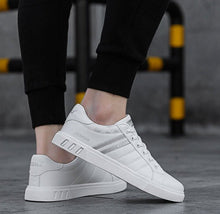 Lade das Bild in den Galerie-Viewer, Antonio Sneakers | Trendige Männerschuhe mit dämpfender Sohle
