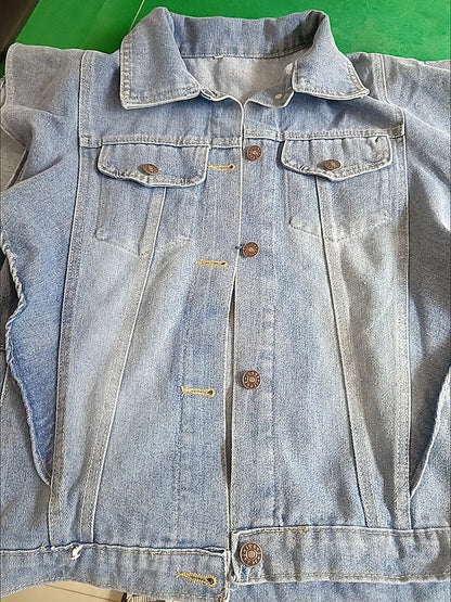 WOLF Damen Armellose Einreihige Blaue Jeansweste mit Ruschen Umlegekragen Kurze Jeansjacke