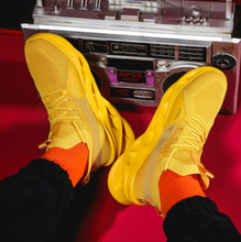 Lade das Bild in den Galerie-Viewer, Unisex-Sneakers_Mucci_-elastisch_Barfuss-kompatibel_atmungsaktiv_gelb21
