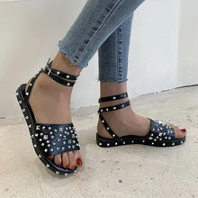 Lade das Bild in den Galerie-Viewer, Offene Zehenspange Lässige Nieten-Sandalen
