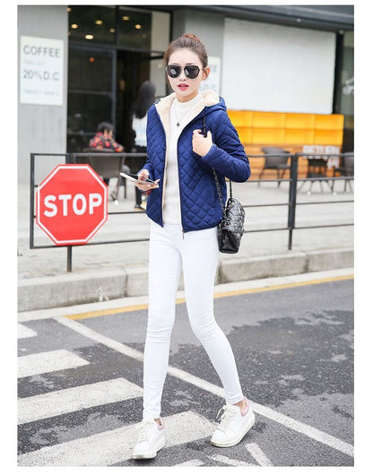 WOLF Jacke mit Kapuze