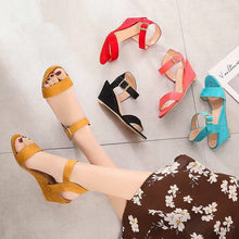 Lade das Bild in den Galerie-Viewer, Bramano - Sexy Damen-Sandalen mit Keilabsatz
