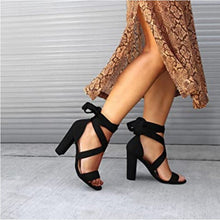 Lade das Bild in den Galerie-Viewer, Fashimi - Fersenschuhe mit flachem Absatz
