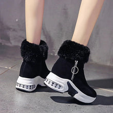 Lade das Bild in den Galerie-Viewer, Felti - Stiefelette mit Fell
