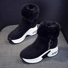 Lade das Bild in den Galerie-Viewer, Felti - Stiefelette mit Fell
