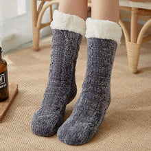 Lade das Bild in den Galerie-Viewer, Kuschelige Bodensocken
