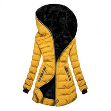 Lade das Bild in den Galerie-Viewer, Julia - eine kuschelige und robuste Winterjacke
