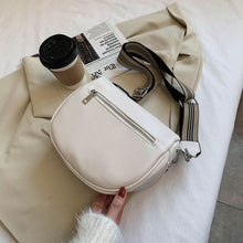 Lade das Bild in den Galerie-Viewer, Clutch Luna - Lively™
