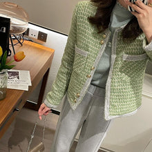 Lade das Bild in den Galerie-Viewer, WOLF Kurze Tweed-Winterjacke in Federbindung
