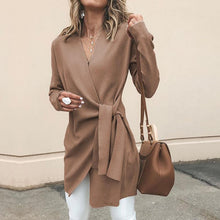 Lade das Bild in den Galerie-Viewer, MECOVE - Elegante Damen-Strickjacke
