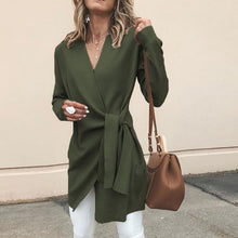 Lade das Bild in den Galerie-Viewer, MECOVE - Elegante Damen-Strickjacke
