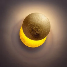 Lade das Bild in den Galerie-Viewer, New Moon™ | Eine wunderschöne und einzigartige Wandleuchte!
