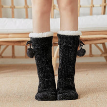 Lade das Bild in den Galerie-Viewer, Kuschelige Bodensocken
