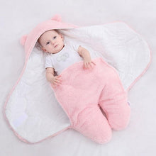 Lade das Bild in den Galerie-Viewer, Baby-Einschlagdecke - kuschelige Puckdecke zum Einwickeln
