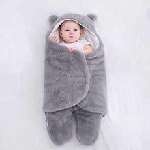 Lade das Bild in den Galerie-Viewer, Baby-Einschlagdecke - kuschelige Puckdecke zum Einwickeln
