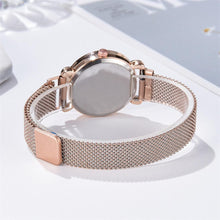 Lade das Bild in den Galerie-Viewer, Danina - Set aus Uhr und Armband
