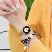 Lade das Bild in den Galerie-Viewer, Danina - Set aus Uhr und Armband
