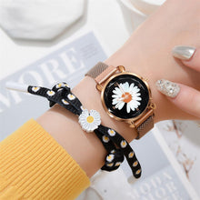 Lade das Bild in den Galerie-Viewer, Danina - Set aus Uhr und Armband

