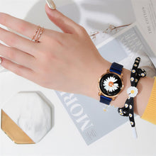 Lade das Bild in den Galerie-Viewer, Danina - Set aus Uhr und Armband
