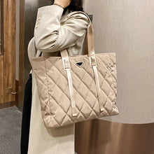 Lade das Bild in den Galerie-Viewer, Carina - Große Shopper-Tasche
