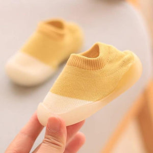 Babyschuhe "Walky" - Kinder Hausschuhe - rutschfeste, leichte, atmungsaktive Lauflernschuhe und Hüttenschuhe