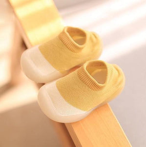 Babyschuhe "Walky" - Kinder Hausschuhe - rutschfeste, leichte, atmungsaktive Lauflernschuhe und Hüttenschuhe