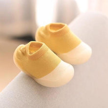 Lade das Bild in den Galerie-Viewer, Babyschuhe &quot;Walky&quot; - Kinder Hausschuhe - rutschfeste, leichte, atmungsaktive Lauflernschuhe und Hüttenschuhe
