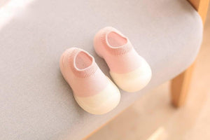 Babyschuhe "Walky" - Kinder Hausschuhe - rutschfeste, leichte, atmungsaktive Lauflernschuhe und Hüttenschuhe