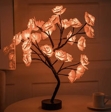 Lade das Bild in den Galerie-Viewer, Rose Tree Light™ | Eine wunderbar stimmungsvolle und einzigartige Lampe!
