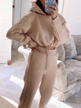 Lade das Bild in den Galerie-Viewer, Streetero – ein stylishes Set mit Pulli &amp; Jogger

