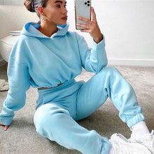 Lade das Bild in den Galerie-Viewer, Streetero – ein stylishes Set mit Pulli &amp; Jogger
