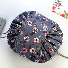 Lade das Bild in den Galerie-Viewer, Travel Make-up Bag | Nimm all deine Schönheitsprodukte einfach mit auf Reisen!
