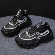 Lade das Bild in den Galerie-Viewer, ByLoavies Sneakers | Bequeme trendige Schuhe für Frauen

