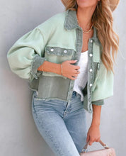 Lade das Bild in den Galerie-Viewer, Zaza Jacket | Moderne Damenjacke mit Rippensamt in Pastellfarben

