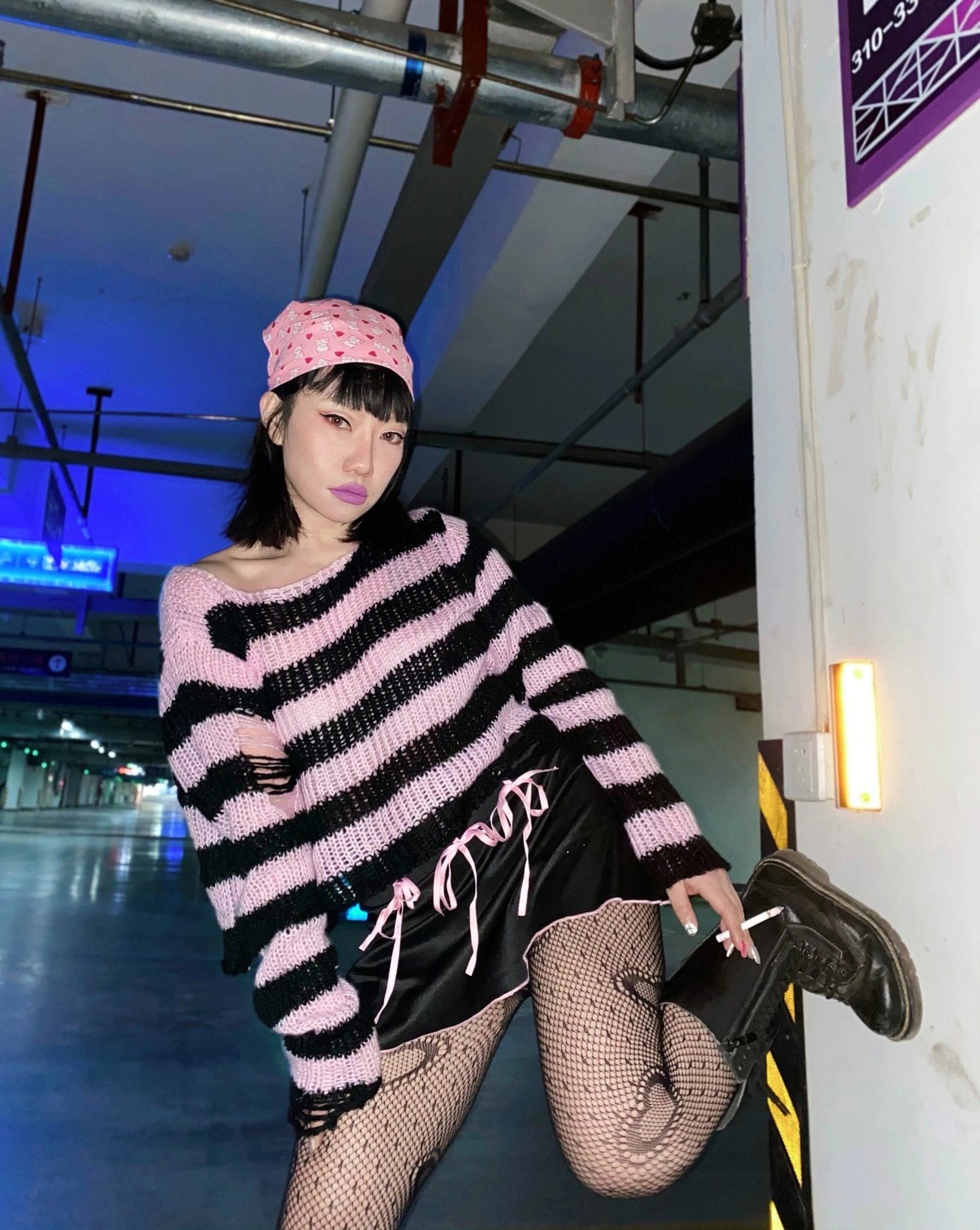 WOLF Ausgehöhlter lockerer Pullover