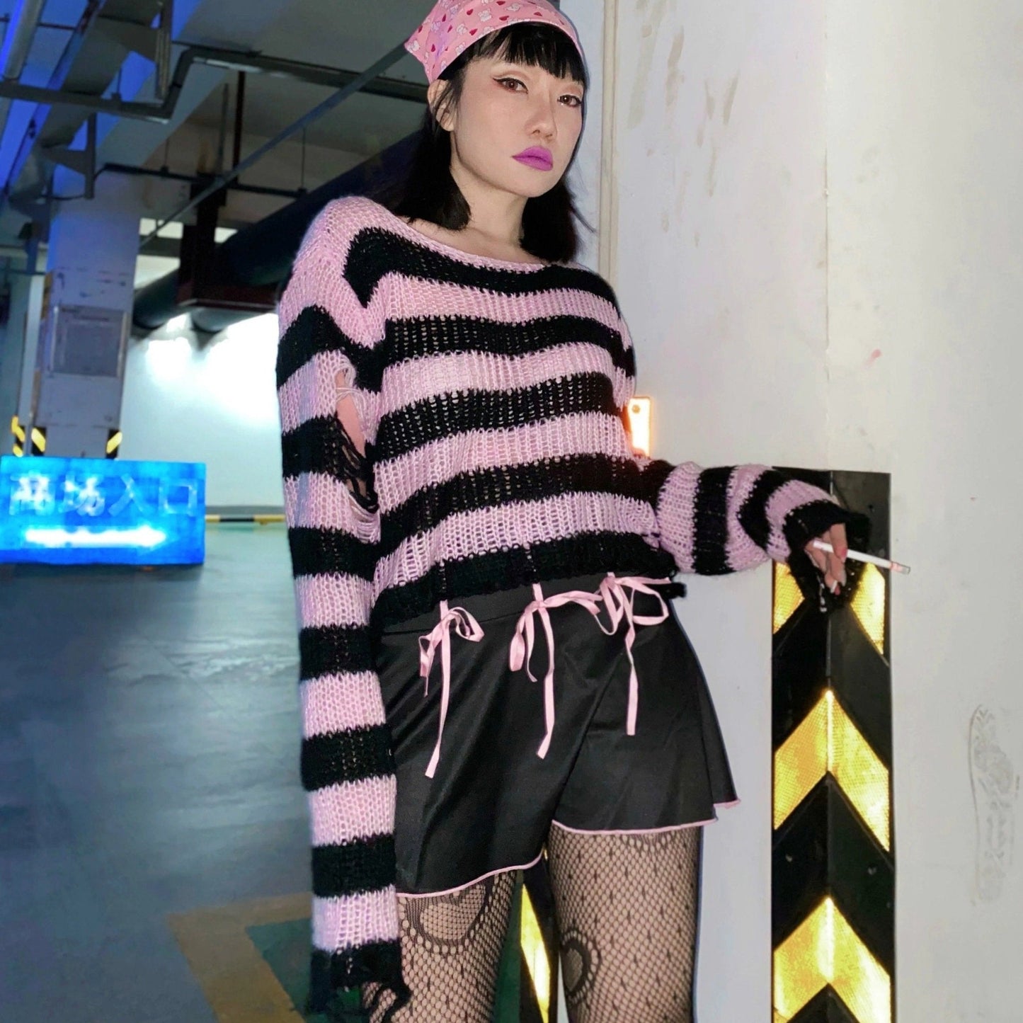 WOLF Ausgehöhlter lockerer Pullover