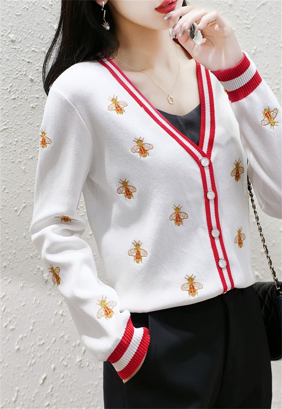 WOLF Bienen-Stickerei Pullover