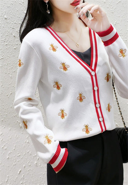 WOLF Bienen-Stickerei Pullover