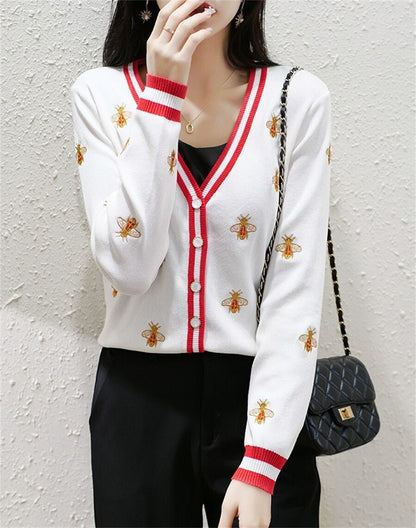 WOLF Bienen-Stickerei Pullover