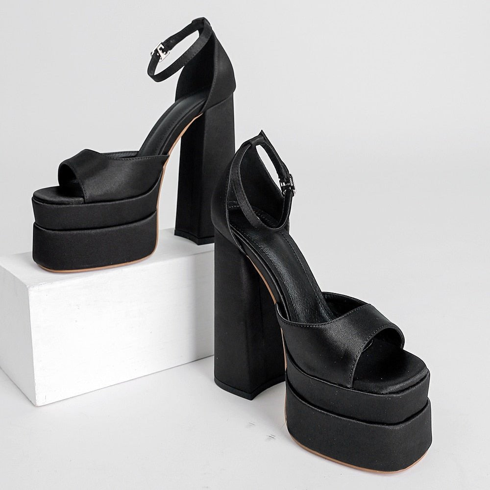 WOLF Block Knöchelschnalle High Heels