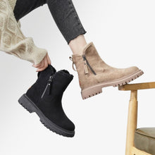 Lade das Bild in den Galerie-Viewer, Wolf Boots - Warm und bequem

