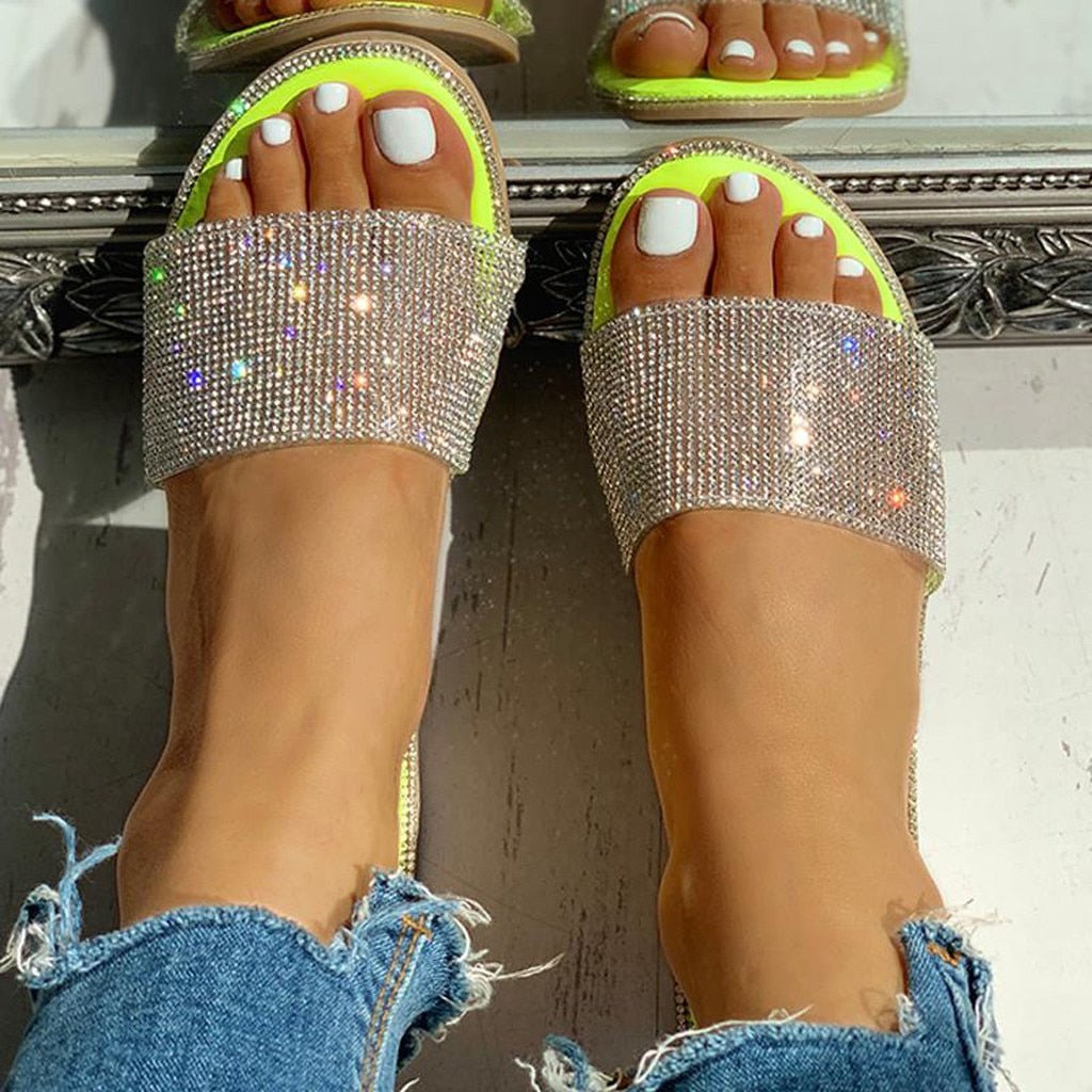 WOLF Flache Strandsandalen aus Kristall