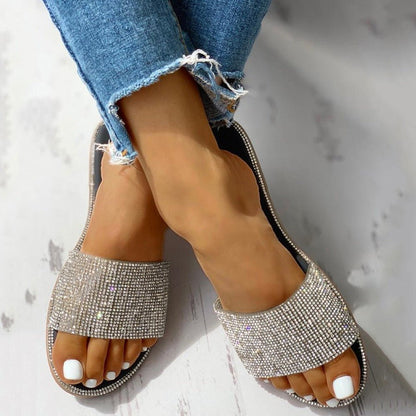 WOLF Flache Strandsandalen aus Kristall