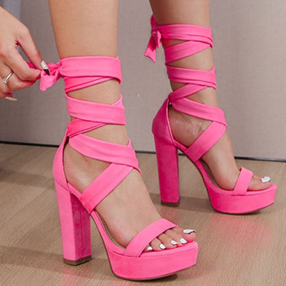 WOLF High Heels mit Kreuzriemen und Schnürung