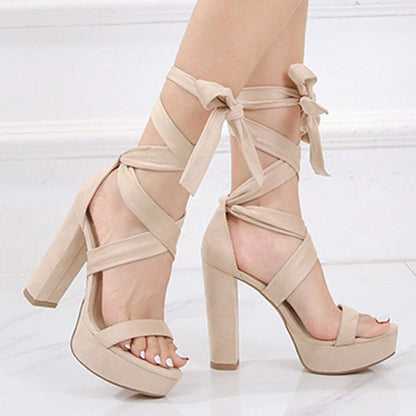 WOLF High Heels mit Kreuzriemen und Schnürung